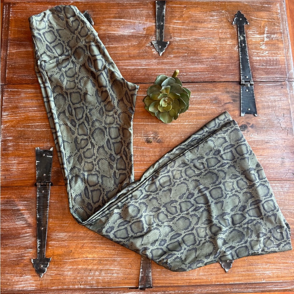 Green Snake Print Flare Pants - Picture 7 of 8